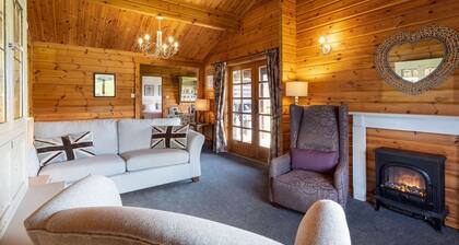 Lapwing - sleeps 6 guests in 3 bedrooms