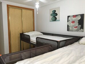3 bedrooms, iron/ironing board, bed sheets