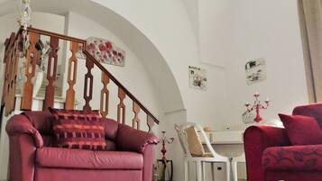 TV, fireplace, DVD player, stereo