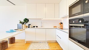 Fridge, microwave, oven, dishwasher