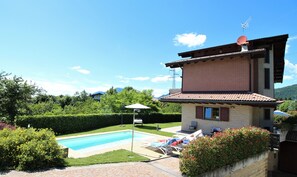 Outdoor pool - MAISON LA VALLETTA VILLA WITH POOL BERGAMO  (Ponteranica)