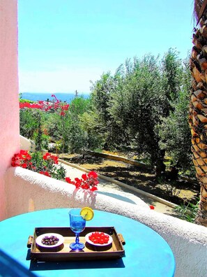 تناول الطعام بالخارج