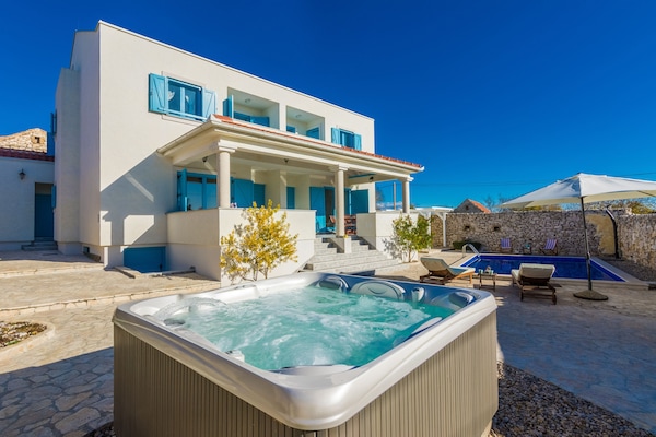 Bain à remous extérieur