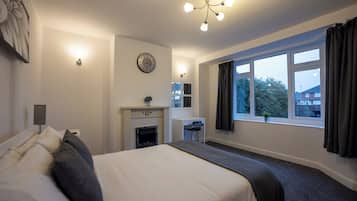 4 bedrooms, iron/ironing board, free WiFi