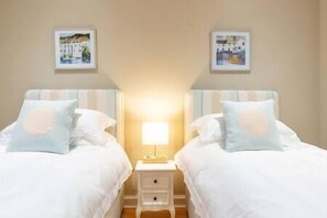 3 chambres, bureau, fer et planche à repasser, Wi-Fi