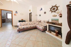 TV, fireplace, music library, stereo