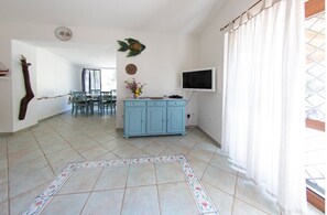 Interior - Villa Paradiso, in the beach by foot, big garden,  Wifi, all inclusive (Cala Liberotto)
