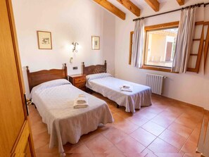 3 bedrooms, iron/ironing board, internet, bed sheets - Can Bajoca 2 , beautiful peaceful surroundings (Pollensa)