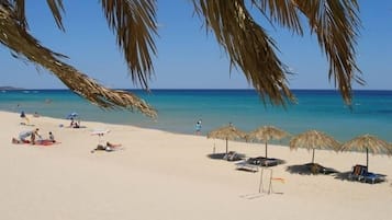 Una spiaggia nelle vicinanze