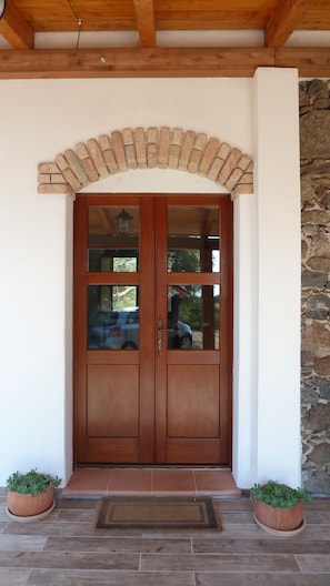 Exterior detail - Sa Carruba - Typical rural house surrounded by greenery with panoramic views (Dorgali)