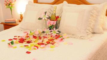 1 bedroom, iron/ironing board, travel crib, free WiFi