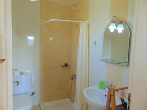 Comfort Villa, 2 Bedrooms, Pool View | Bathroom