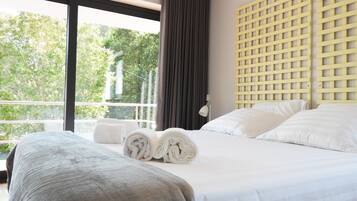 4 bedrooms, iron/ironing board, free WiFi, bed sheets