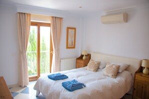 7 Schlafzimmer, Zimmersafe, Bügeleisen/Bügelbrett, kostenloses WLAN