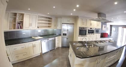 Beautiful Country Villa with stunning views, private pool & tennis court