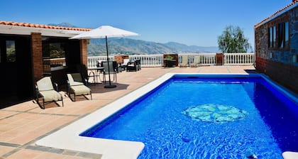 Beautiful Country Villa with stunning views, private pool & tennis court