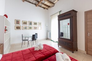 3 bedrooms, WiFi - Domus Sicily -  Sant'Agostino Apartment - Spacious apartment 3 bedrooms ensuite (Palermo)