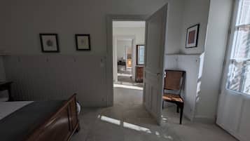 2 chambres, fer et planche à repasser, Wi-Fi, draps fournis