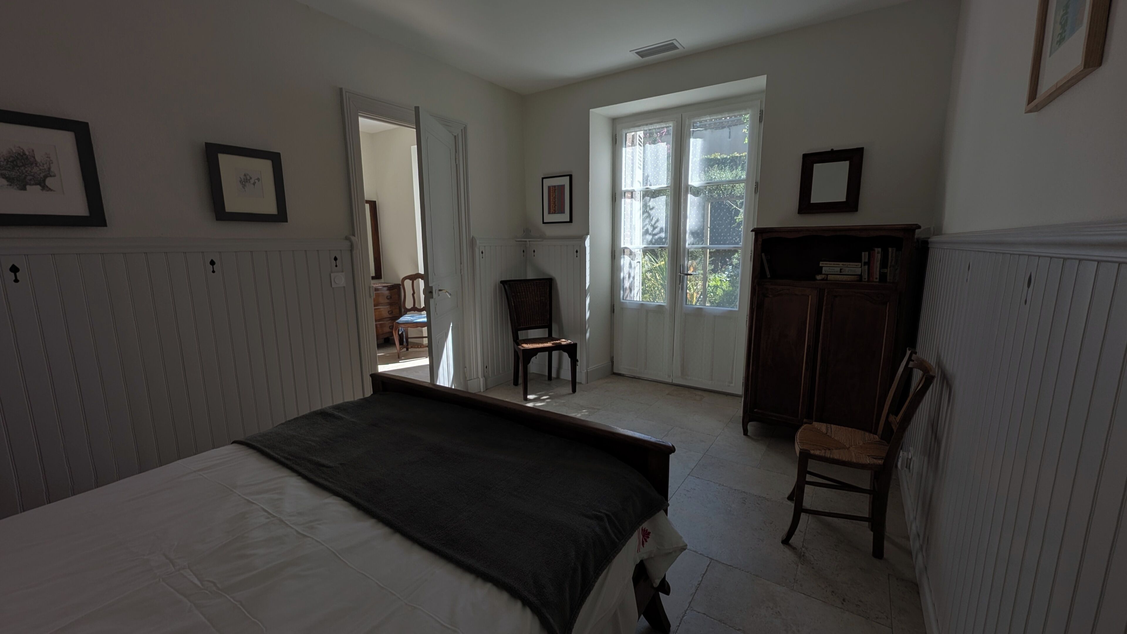2 chambres, fer et planche à repasser, Wi-Fi, draps fournis