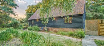 Stansted Airport - Beautiful Annexe with Parking