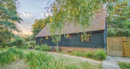 Stansted Airport - Beautiful Annexe with Parking