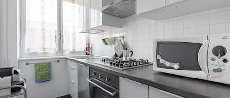 Fridge, microwave, oven, dishwasher