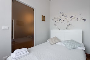 2 habitaciones, tabla de planchar con plancha y acceso a internet