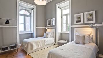 3 bedrooms, desk, iron/ironing board, WiFi