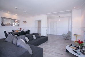 TV, stereo - Menaggio Royale, Menaggio, Italy (Menaggio)