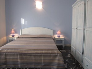 1 bedroom, in-room safe, iron/ironing board, WiFi - ULIVO apartment at Agriturismo Il Vecchio Mulino (Terzorio)