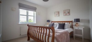 House, Multiple Beds | 2 bedrooms, premium bedding, iron/ironing board, free WiFi - Kingfisher House, Hereford (Hereford)