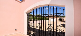 Maison d'architecte avec vue Panoramique sur le Lubéron et la Ste Victoire