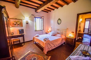 4 Schlafzimmer, Bügeleisen/Bügelbrett, kostenloses WLAN, Bettwäsche
