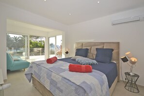 4 makuuhuonetta, silitysrauta/-lauta, ilmainen Wi-Fi, vuodevaatteet