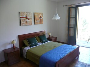 4 chambres, fer et planche à repasser, Wi-Fi, literie fournie