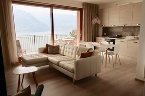 Smart TV, DVD player - Fantastic apartment with a wonderful panoramic view of Lake Como (Dorio)