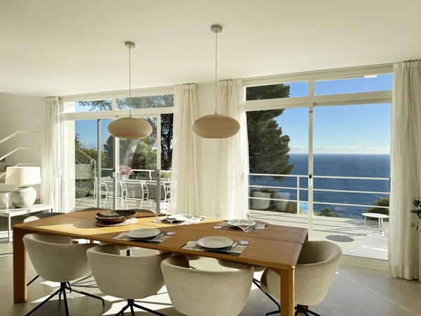 تناول الطعام