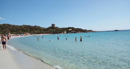Sardaigne du Sud, appartement avec jardin