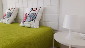 2 bedrooms, iron/ironing board, travel cot, free WiFi