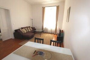 Smart TV, DVD player