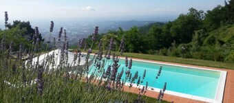 Elegant Villa near Lucca with big and panoramic garden and private pool