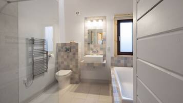 Combined shower/bathtub, hair dryer