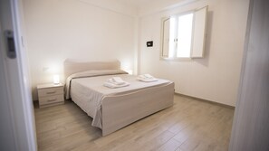 2 bedrooms, internet, bed sheets, wheelchair access - Villa Barletta apartment in villa ground floor n.2 (Marina di Acate)