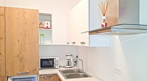 Frigorifero, microonde, forno, lavastoviglie