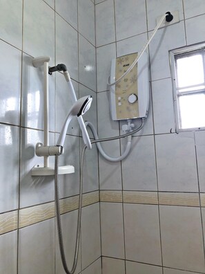 Casa, 4 quartos | Chuveiro