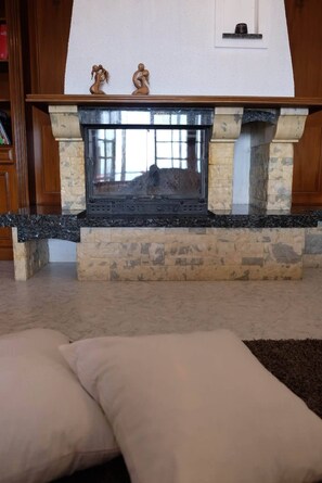 3 bedrooms, iron/ironing board, Internet, bed sheets