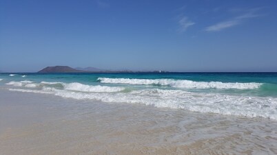 Luxury Villa - Private Heated Pool - Wi-Fi- 25 metres to Beach - CASA ELENA