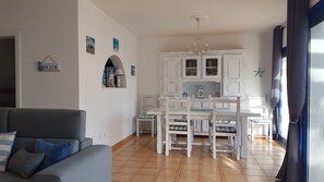 Interior - Luxury Villa - Private Heated Pool - Wi-Fi- 25 metres to Beach - CASA ELENA (Corralejo)