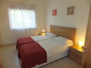 2 dormitorios, tabla de planchar con plancha, wifi y ropa de cama