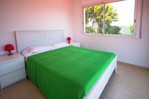 6 bedrooms, iron/ironing board, free WiFi - Fun and Frolic in Lloret del Mar 3.5km to beach! (Lloret de Mar)